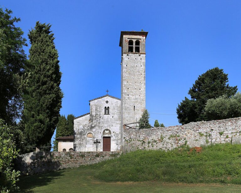 chiesa lungo il tratto Rigoli - Lucca