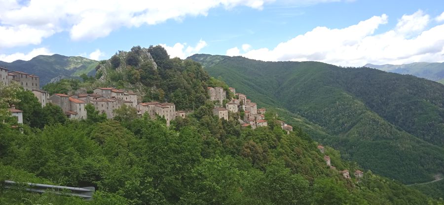 Vista sulla Penna di Lucchio